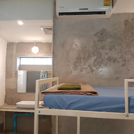 Shut Eye Party Hostel (Adults Only) 拜县 外观 照片