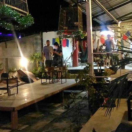 Shut Eye Party Hostel (Adults Only) 拜县 外观 照片