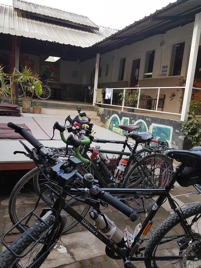 Shut Eye Party Hostel (Adults Only) 拜县 外观 照片